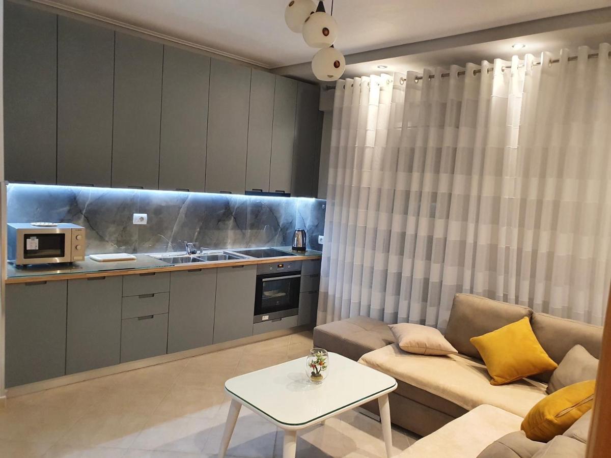 Hotel Queen Isabella Premium Vlorë Esterno foto