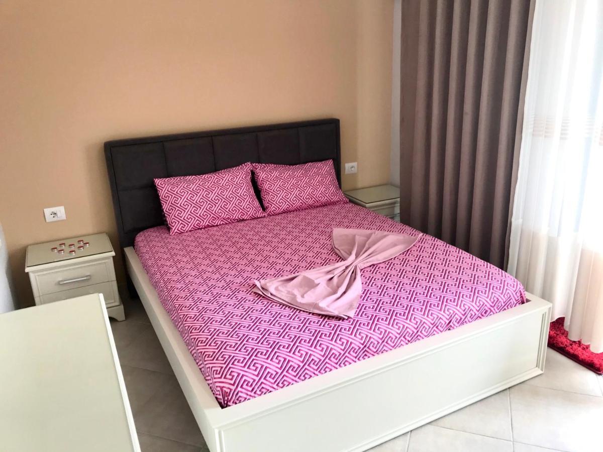 Hotel Queen Isabella Premium Vlorë Esterno foto