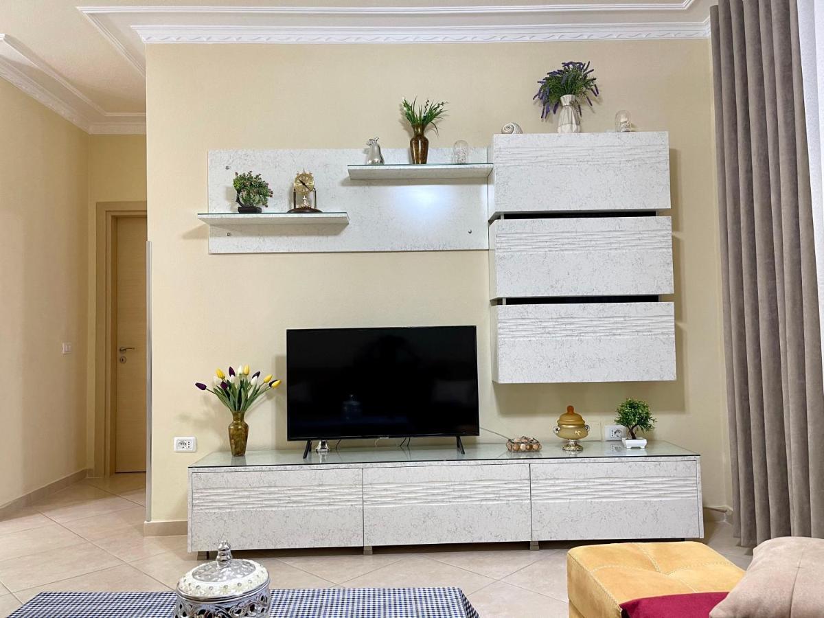 Hotel Queen Isabella Premium Vlorë Esterno foto