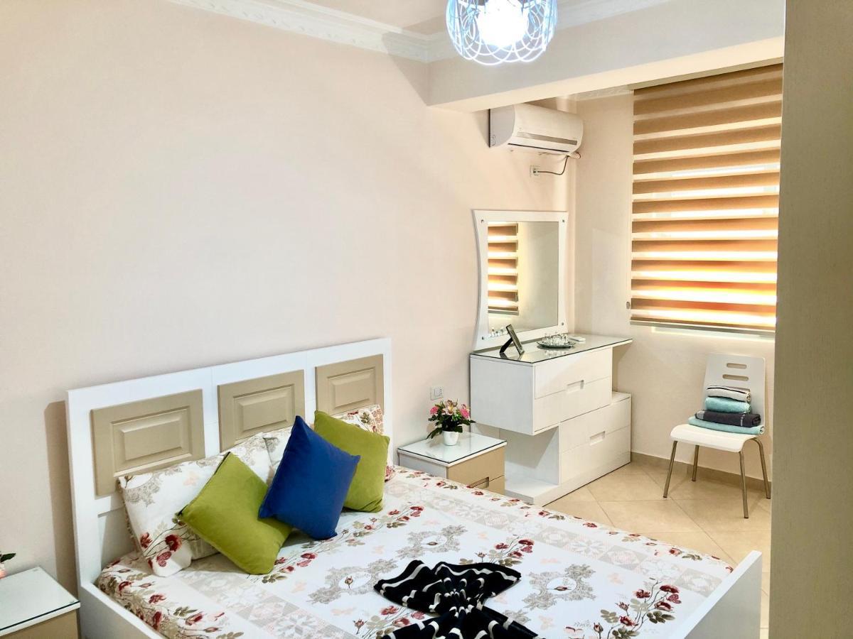 Hotel Queen Isabella Premium Vlorë Esterno foto