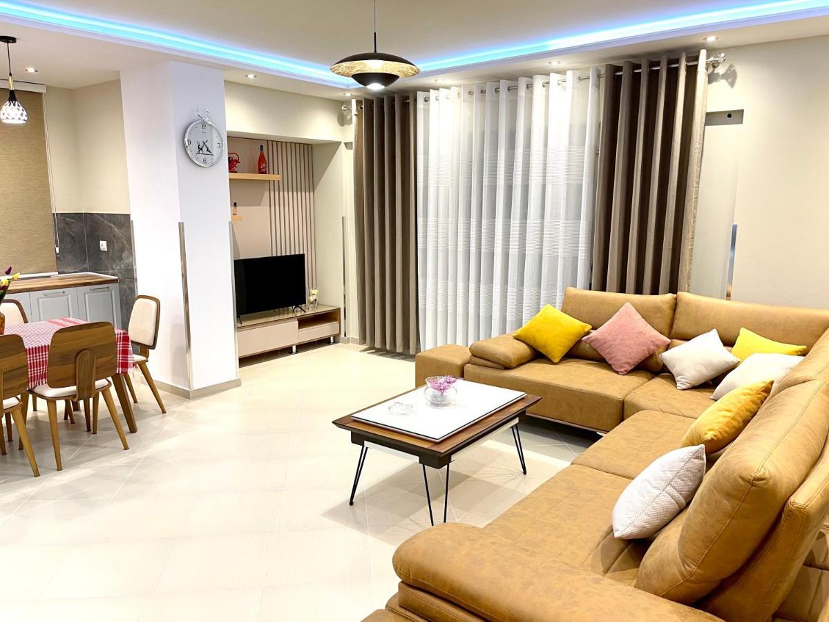 Hotel Queen Isabella Premium Vlorë Esterno foto