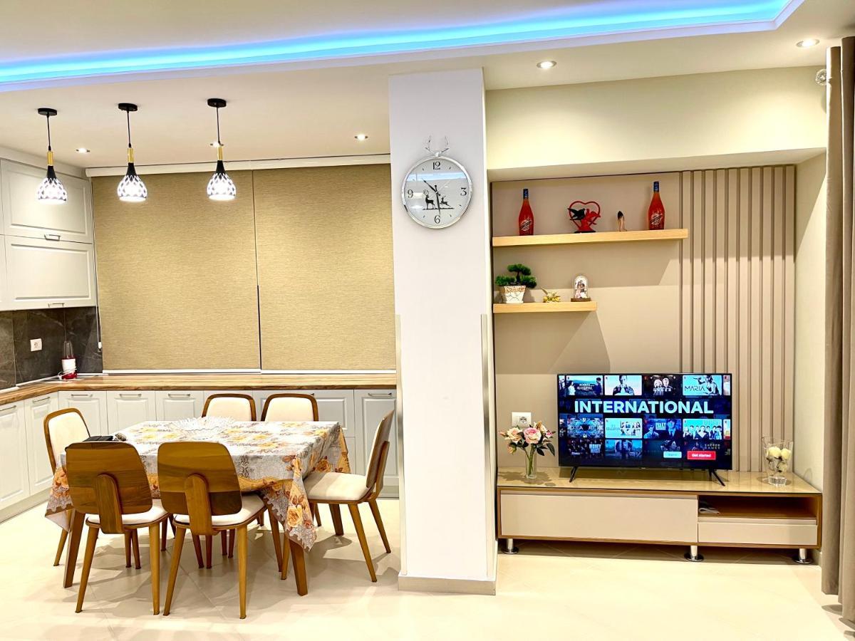 Hotel Queen Isabella Premium Vlorë Esterno foto